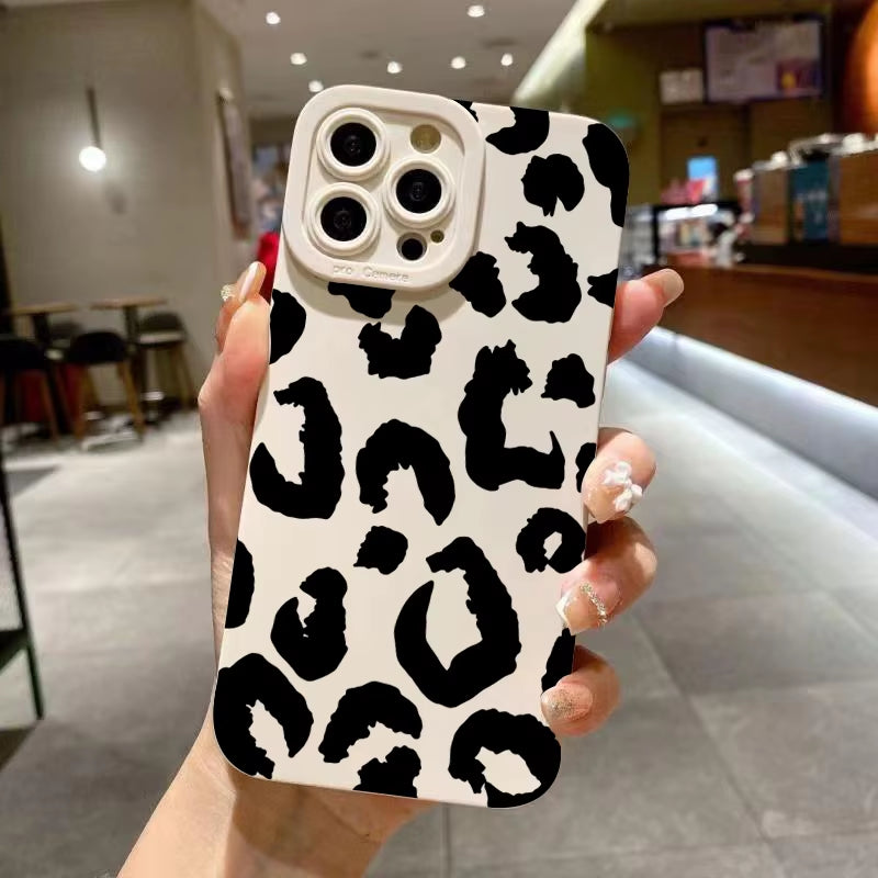 Stylish Leopard Print Camera Protection Case for iPhone 16, 17, and More - Full Coverage Design